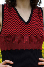 Load image into Gallery viewer, Chevron Vest Rosso
